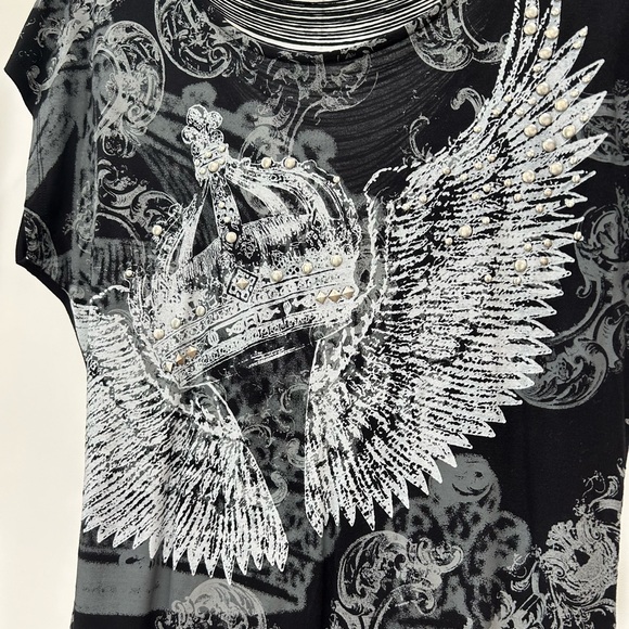 🪽HP🪽 Rock & Republic Top with Wings & Crown - Picture 4 of 13